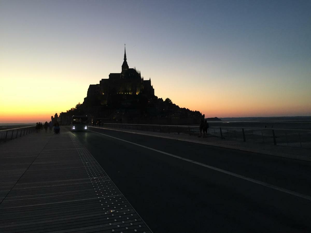Les Prairies Du Mont - Le Gite De La Chapelle Sougéal Esterno foto